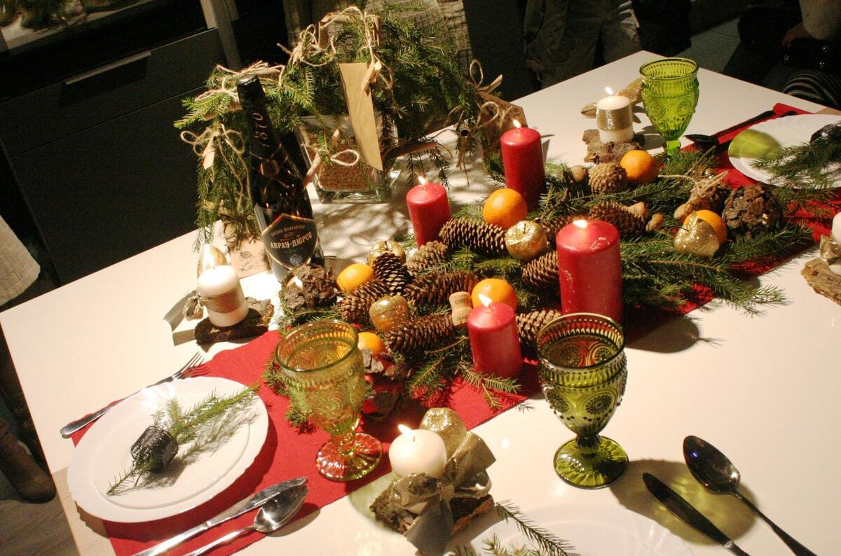 Праздничный стол в стиле нового года