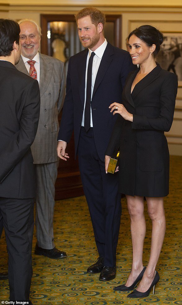 1 500 долларов