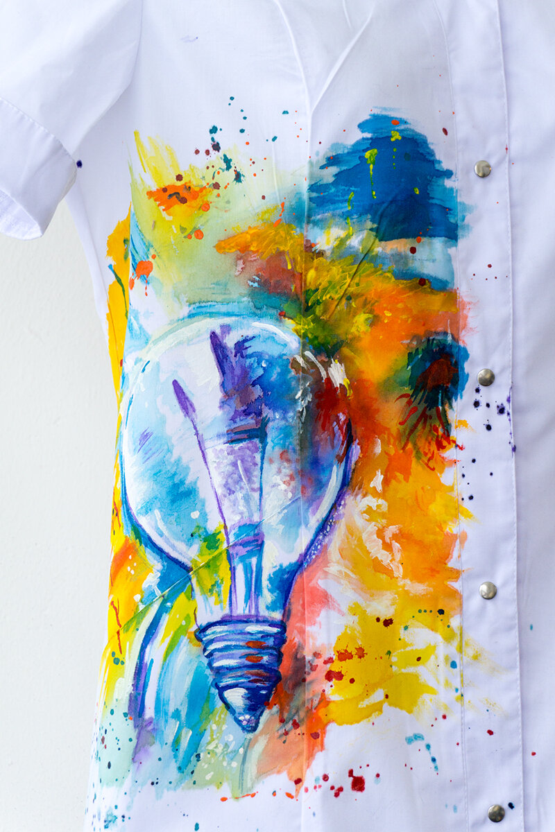 Авторский рисунок на рубашке