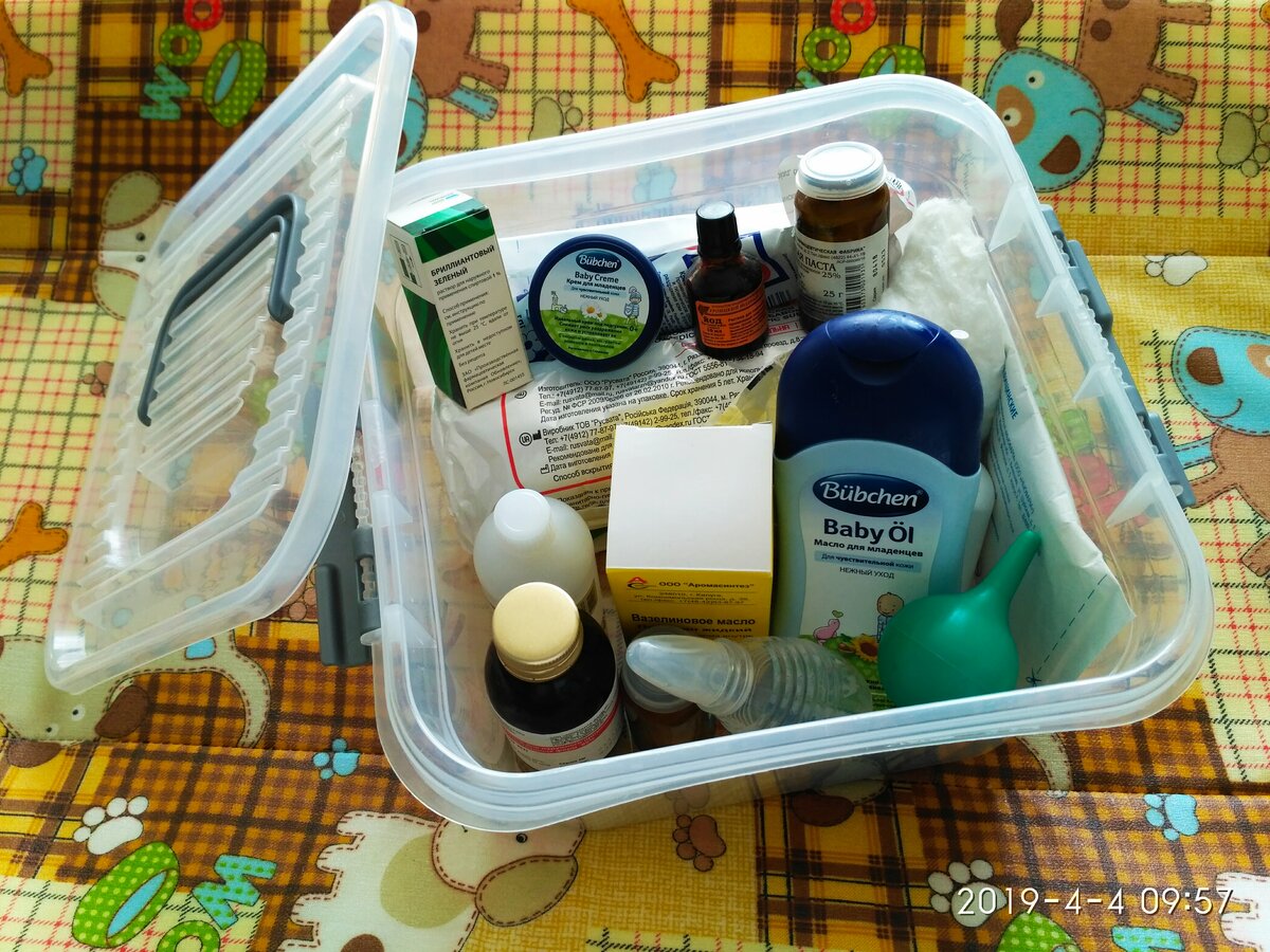 набор для новорожденного аптечка. детский крем для новорожденных в роддом. аптечка для новорожденных в роддом. готовая детская аптечка. аптечный набор для новорожденного.
