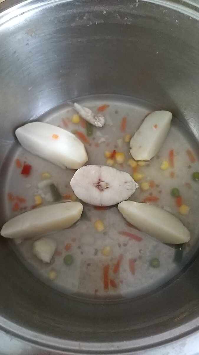 Примерная сервировка рыбы по-польски. Фото автора.