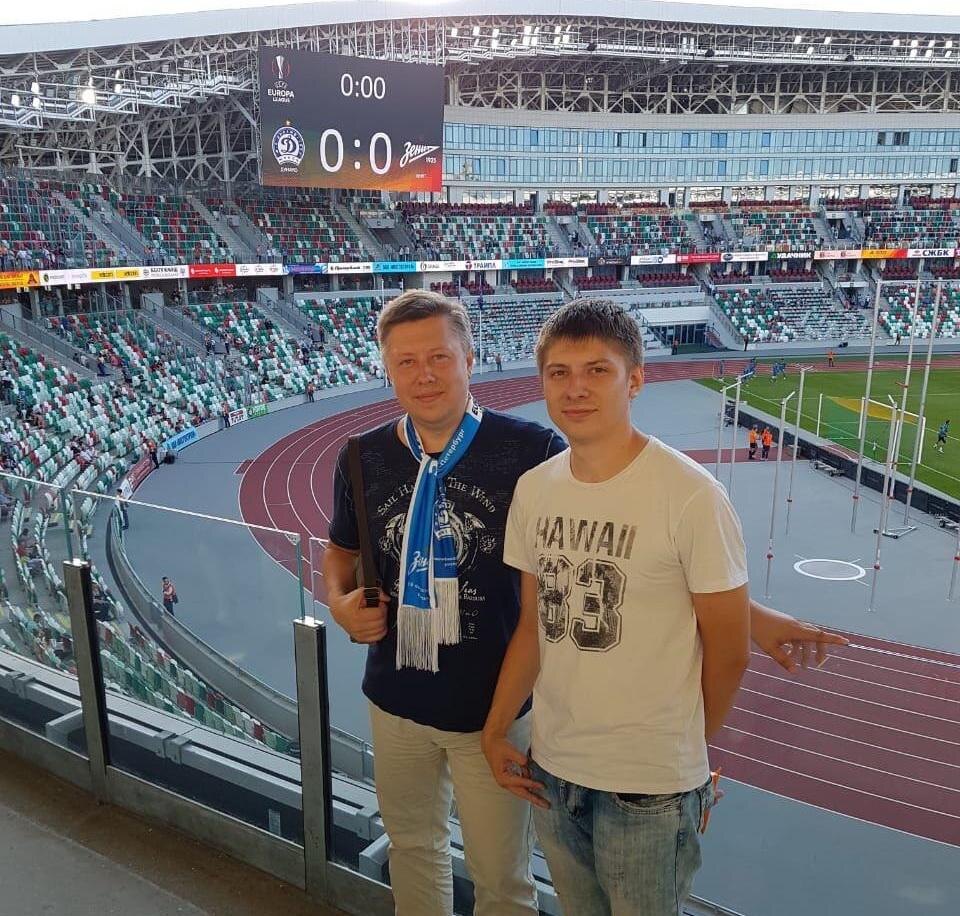 Кірыл з бацькам на матчы летась