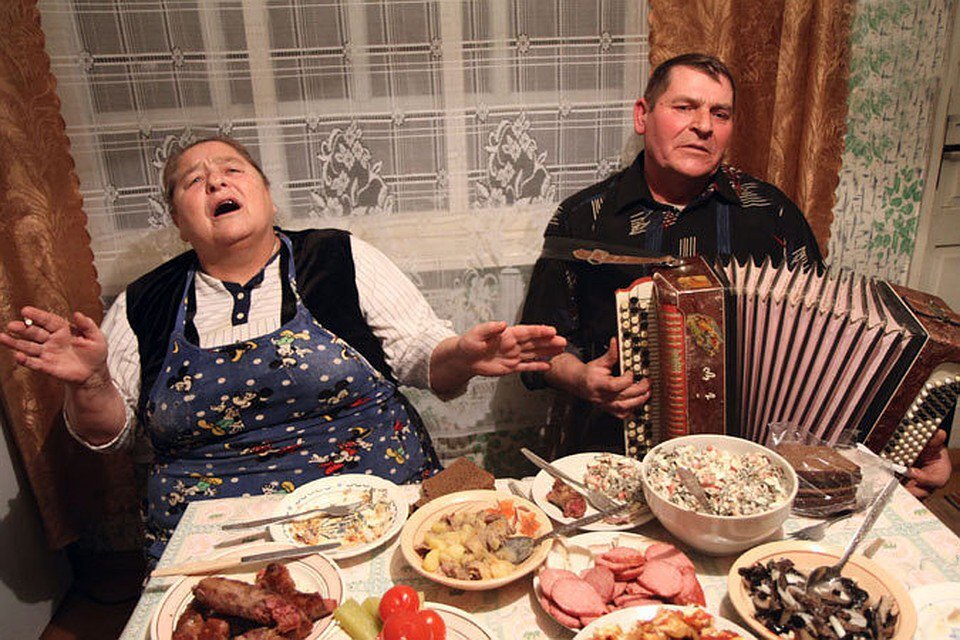 Песни под гармонь валера. Зоя и Валера. Поют Зоя и Валера. Дуэт Зоя и Валера. Баба Зоя и Валера.