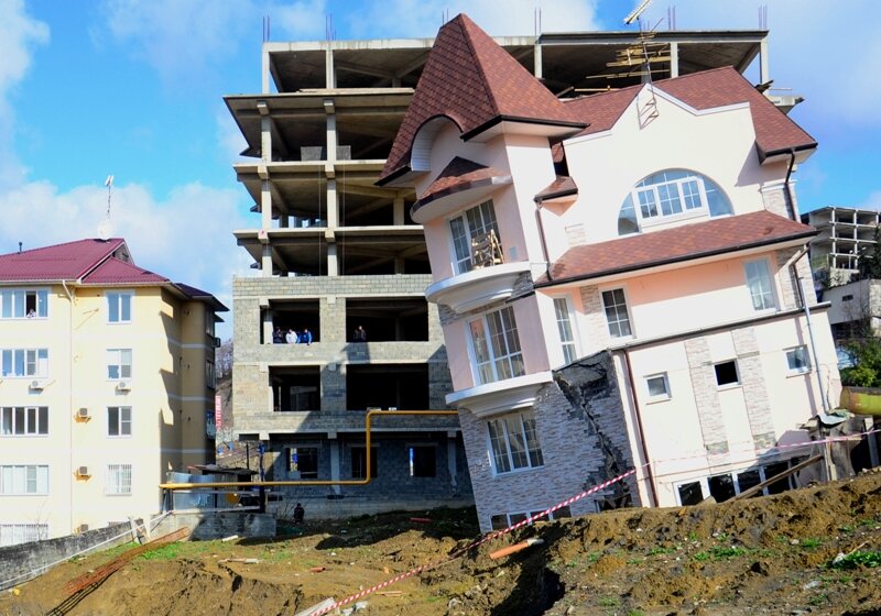 г. Сочи, дом в аварийном состоянии