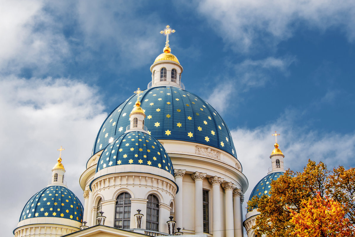 синий белый питер. бело голубая церковь в санкт-петербурге. ночной санкт-петербург белые ночи.