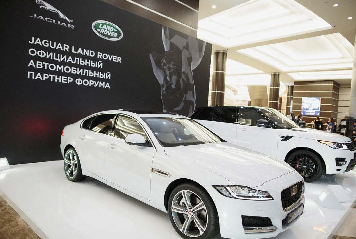 Автомобилей нового бренда xcite. Российская брендовый автомобиль. Автомобили под брендом Xcite. Спорт при поддержке автомобильного бренда.