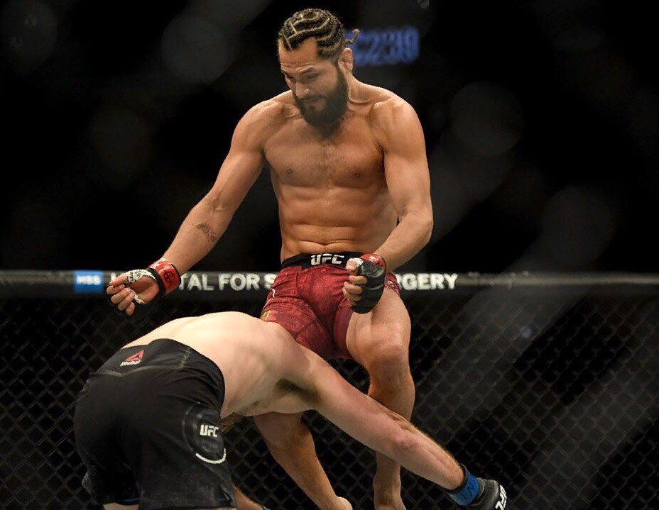 Фото взято с сервиса Яндекс Картинки.  Колено в прыжке.