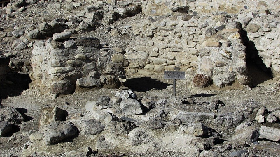 https://pixabay.com/photos/cyprus-choirokoitia-1882186/