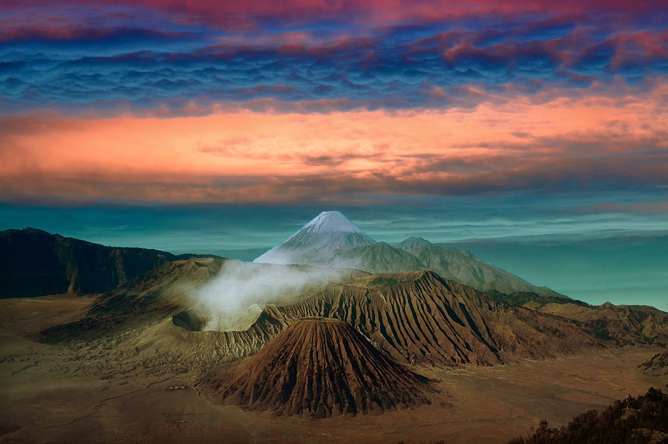 pixabay.com/photos/landscape-volcano-mountain-sky-4071568/