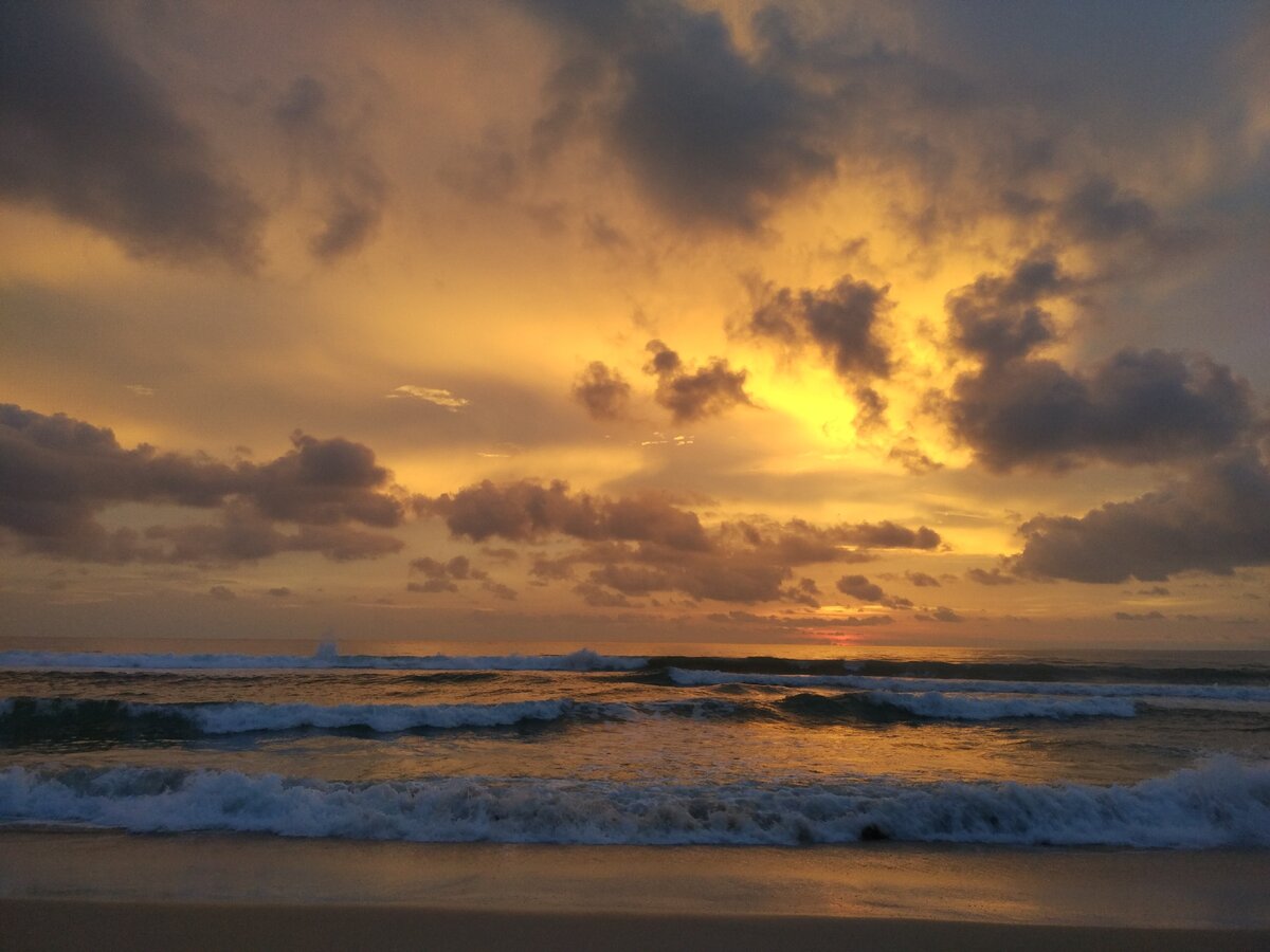 На Банг Тао закаты, которые могут рассказать целую историю
