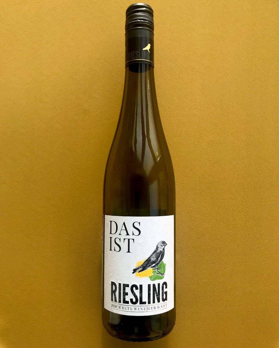 Вино das ist riesling. Вино дас Ист Рислинг. Вино das ist Рислинг. Вино das ist Рислинг белое. Вино Рислинг белое полусухое Германия.