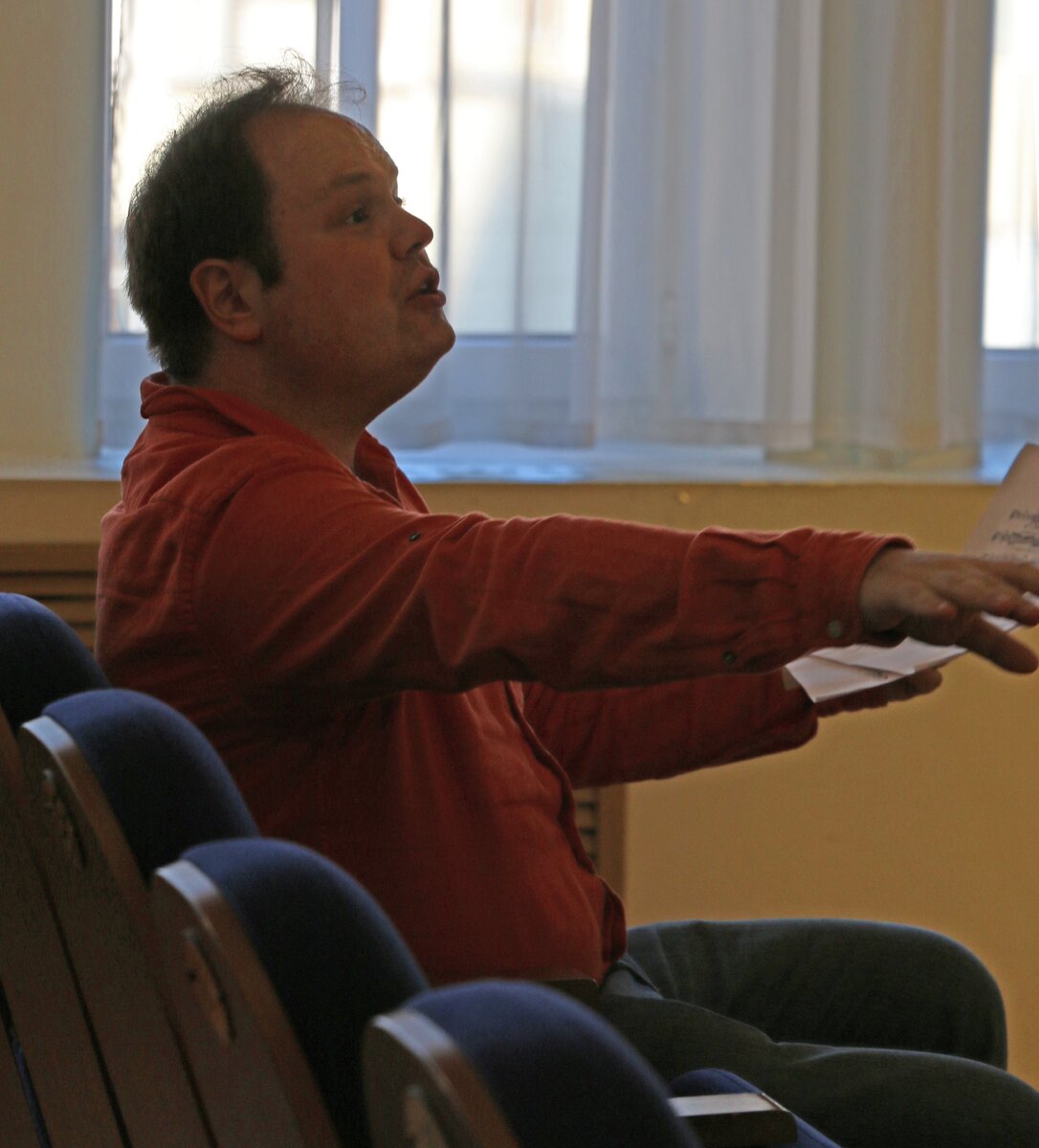 Даниил Австрих в процессе преподавания 