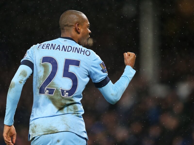 Полузащитник "Манчестер Сити" Фернандиньо