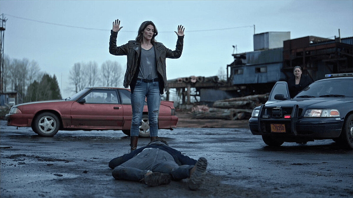 Портленд , штат Орегон , город называемый на слэнге "Стамптаун". Главная героиня Декс Периос - ветеран войны в Афганистане прожигает свою жизнь всеми доступными способами , но растущие долги и ответственность за младшего брата заставляют героиню задуматься о своём будущем и , как ни странно , абсолютно безответственная девушка находит в себе таланты частного сыщика.