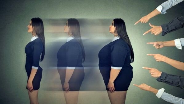 мы сами выбираем какими нам быть, но так как мы существа социальные, общество все равно будет оказывать влияние на наш выбор.