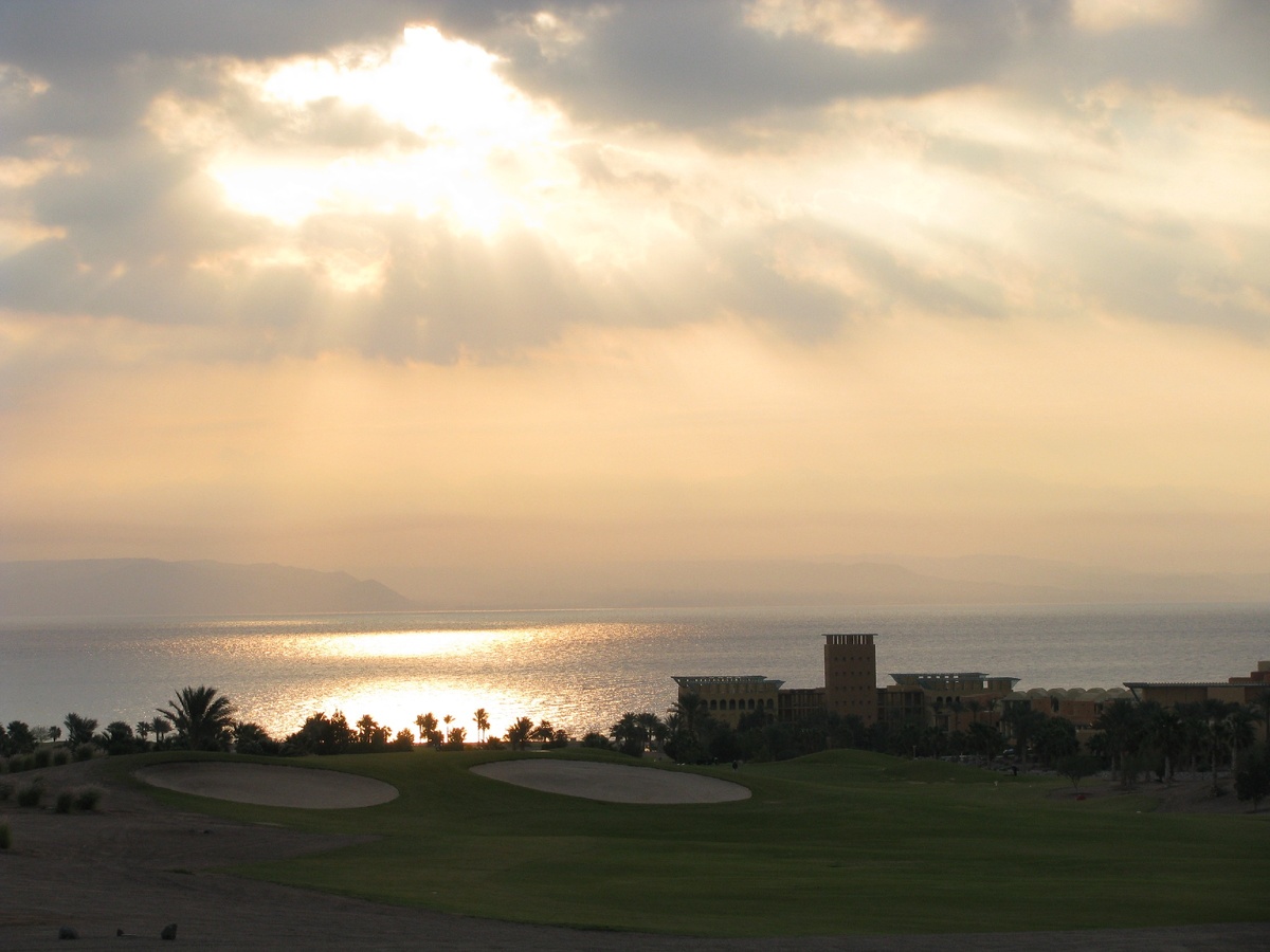 Поля для гольфа на берегу Красного моря