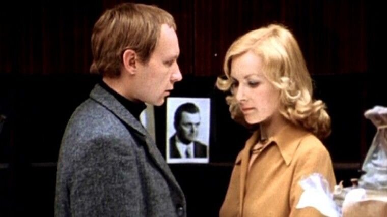 Кадр из фильма "Ирония судьбы, или с легким паром" 