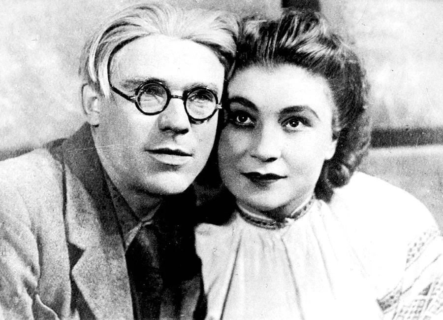 Галина Макарова и Павел Пекур в спектакле «Молодая гвардия», 1947 год