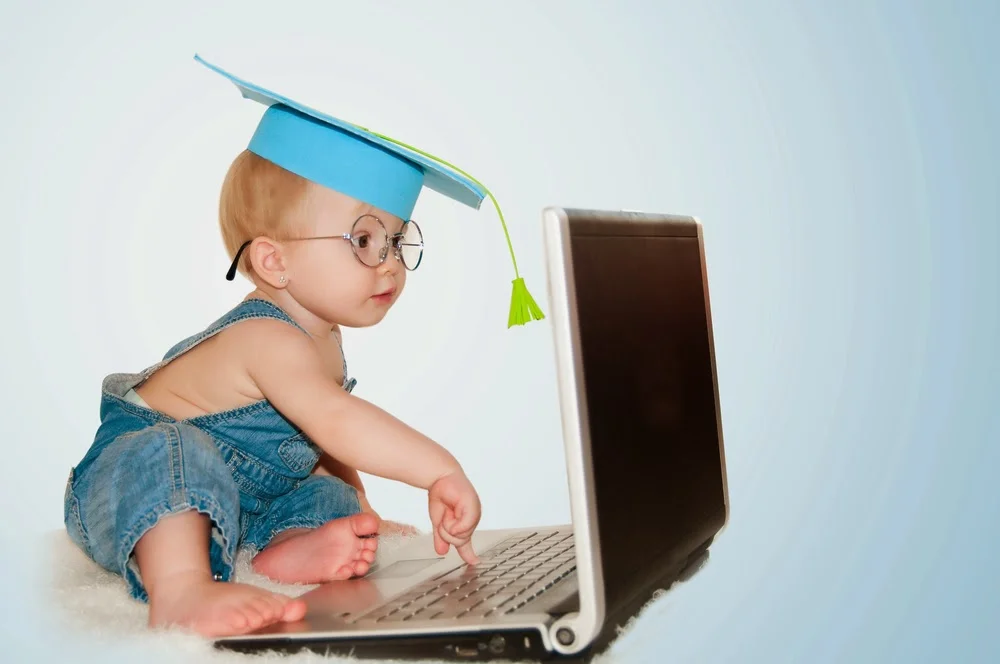 современный ребенок и компьютер. современный ребенок и компьютер. компьютер для детей. компьютерная зависимость. компьютерная зависимость у детей.