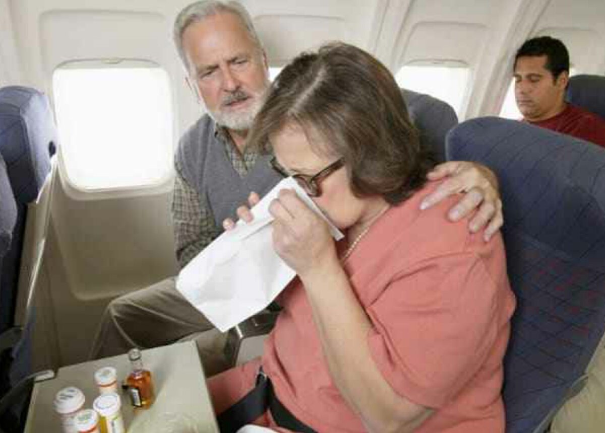 Противопоказаний огромное количество, обязательно уточните информацию о том, как принимать препараты в полете.