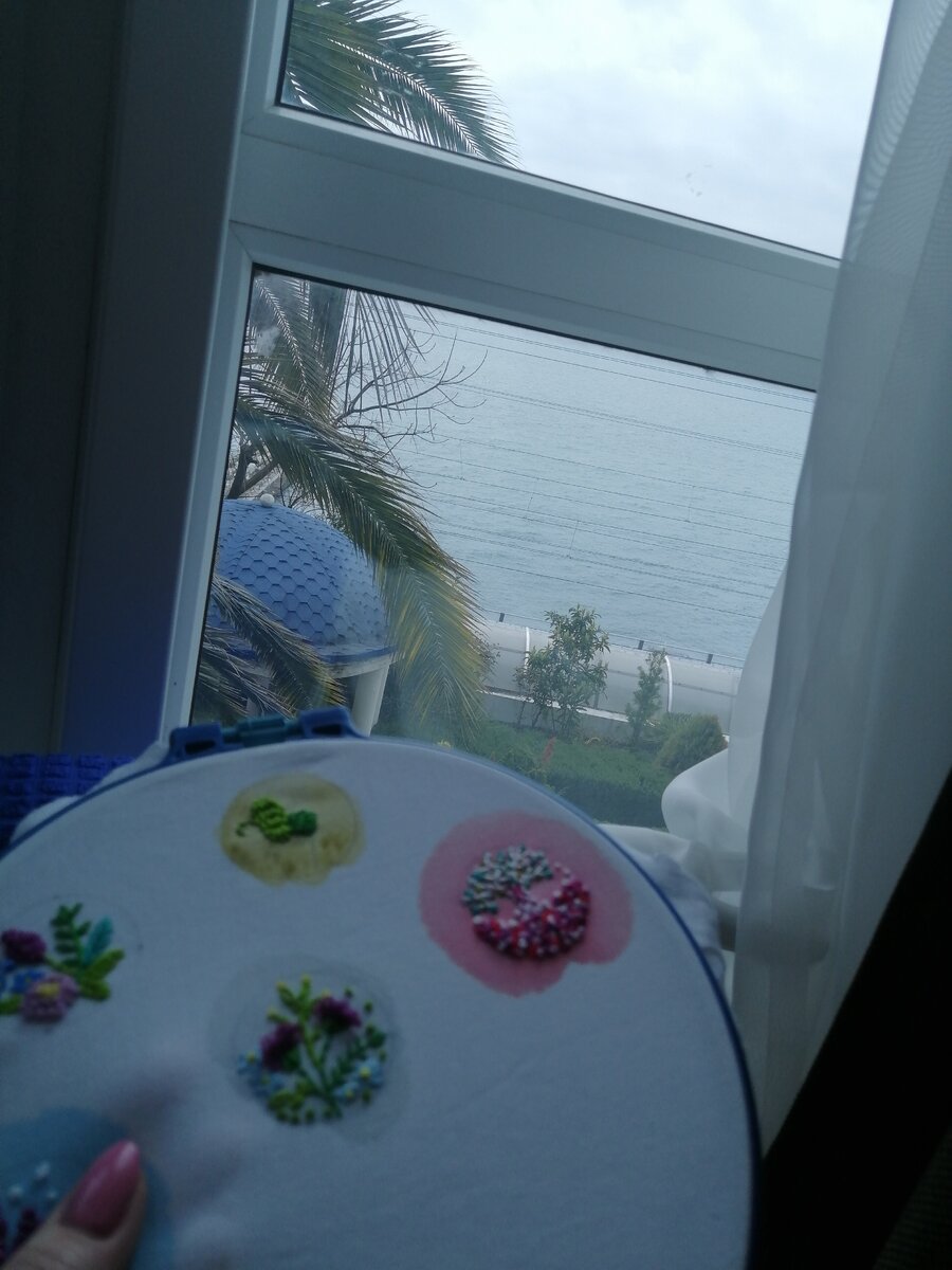 Я вышиваю брошки