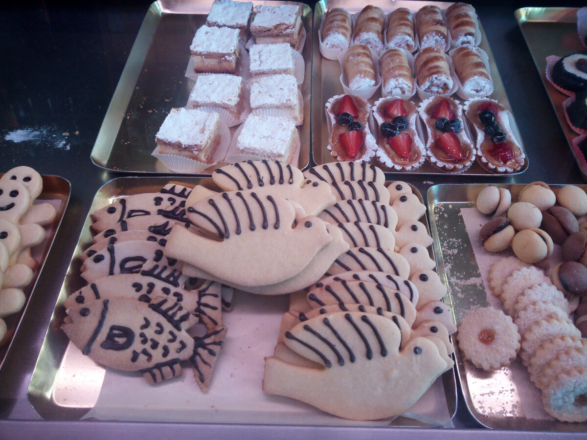 Пасхальные сладости в пекарне