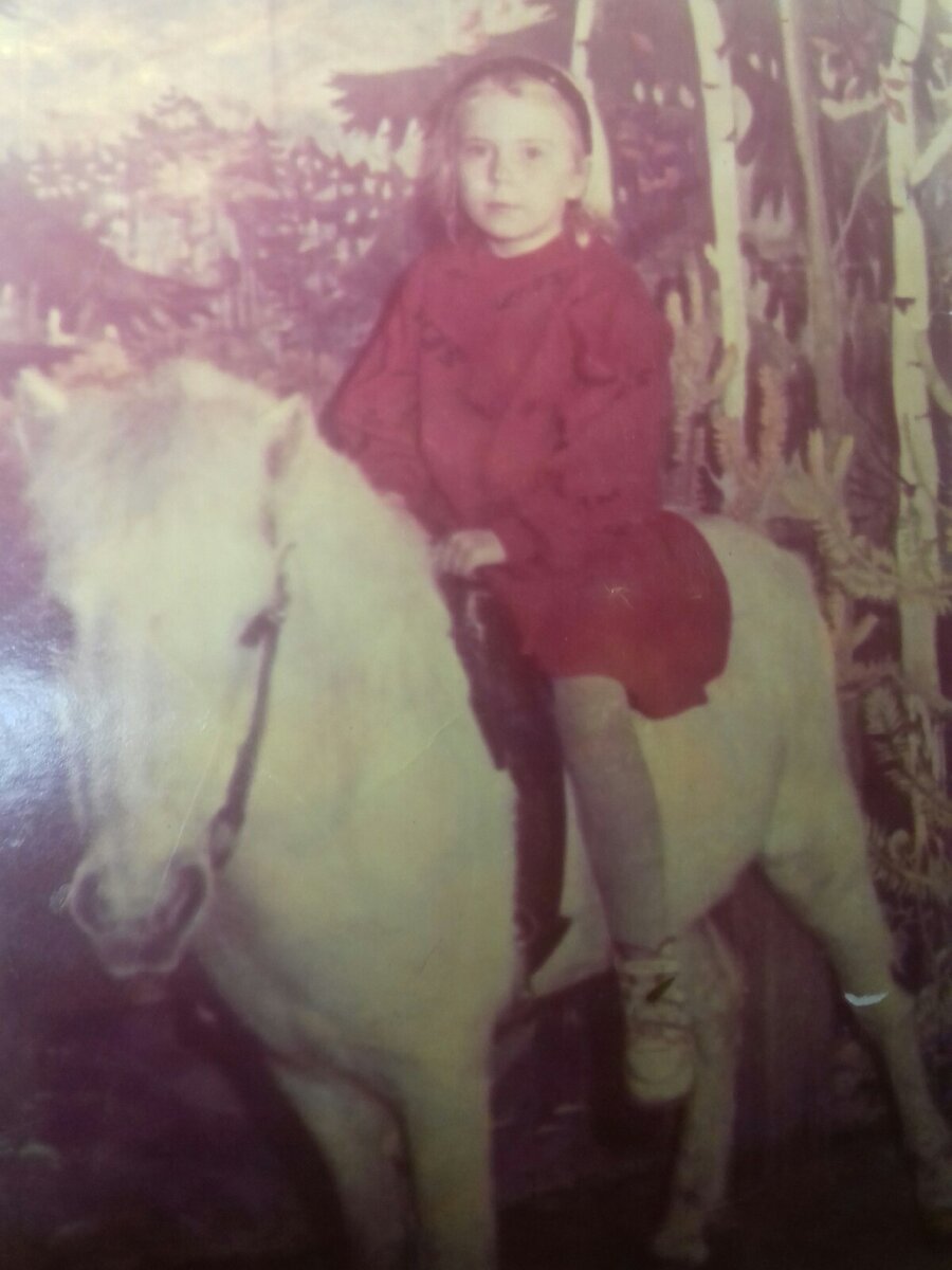 Я с детства любила красный цвет