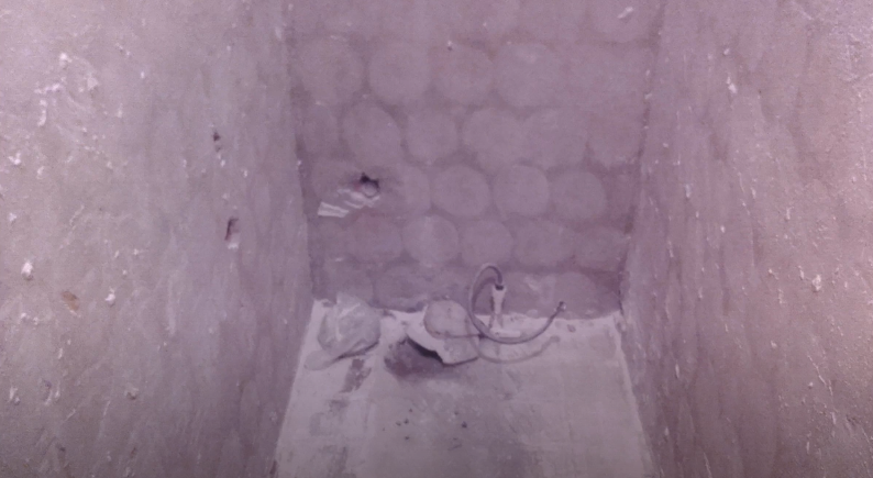 Снята плитка со стен и пола