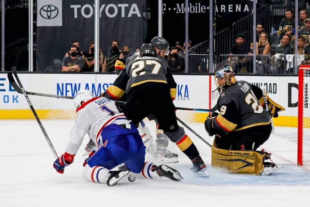 Момент игры у ворот "Вегаса". фото: картинки яндекса.