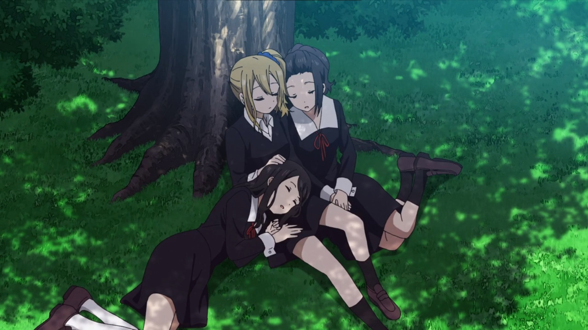 спим под деревом вместе с Хаясакой