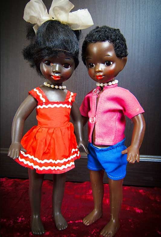 Именно поэтому компании «Ретро Мир» предлагает на достаточно выгодных условиях каждому желающему продать куклу негра из СССР, как антиквариат по самой выгодной стоимости.