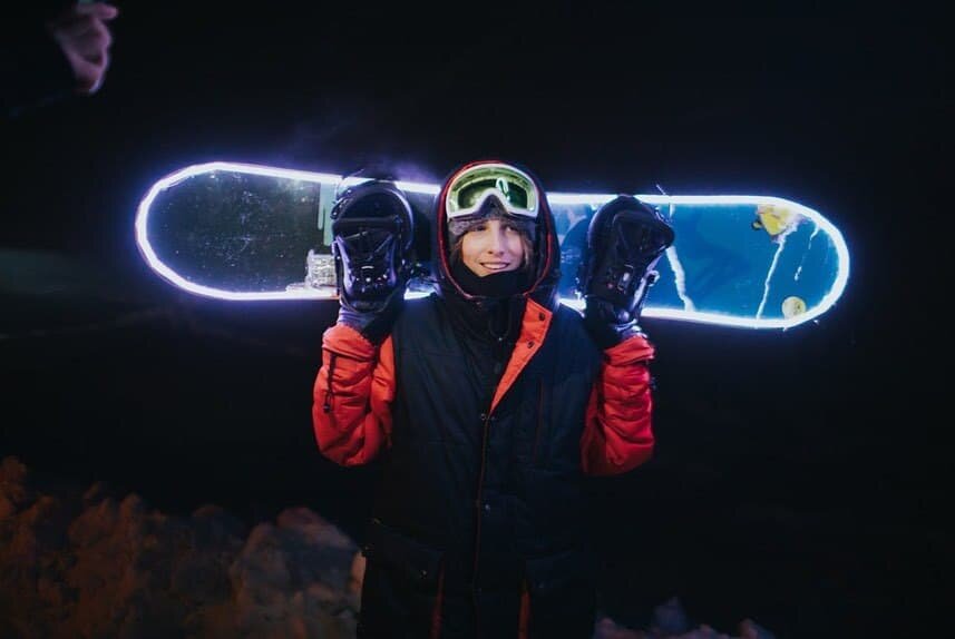 Почему бы не погонять в -30 ночью на доске 😂 