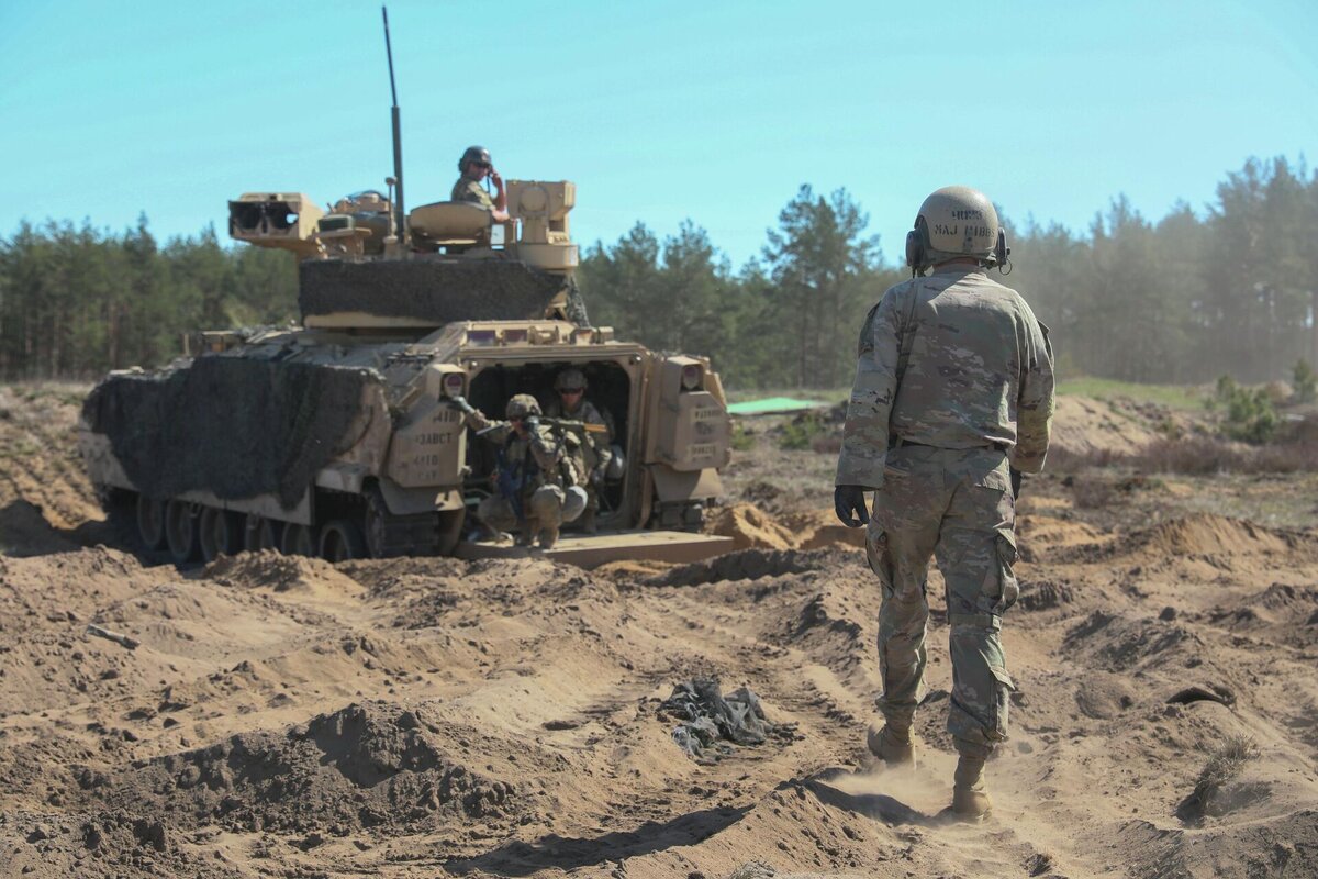 Военные образчики НАТО  - тоже терпят поражение.  фото:картинки  яндекса.