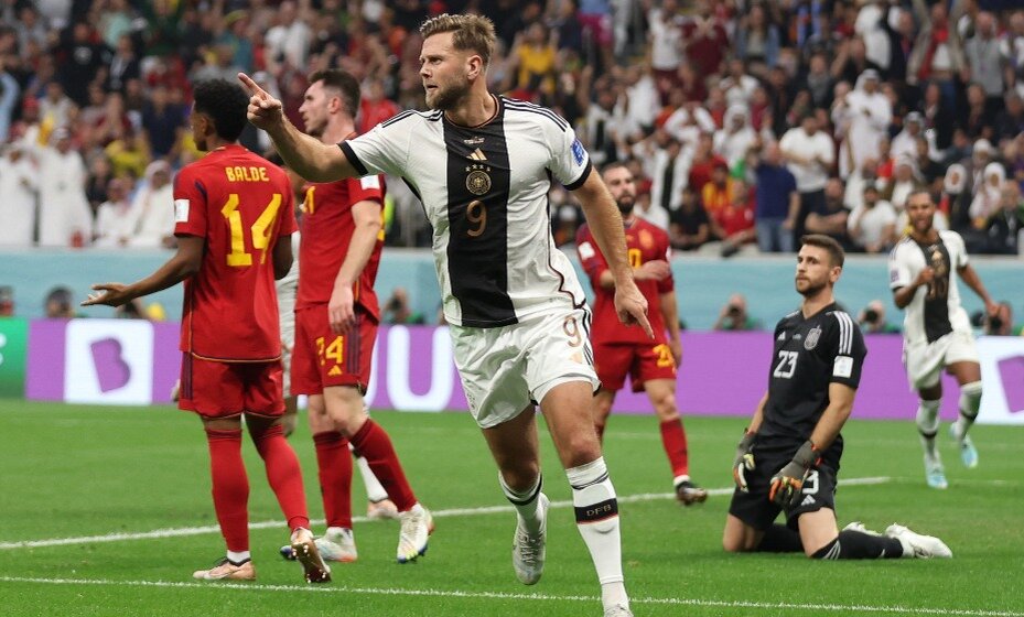    Немцы показали характер в матче с Испанией. Фото: Reuters