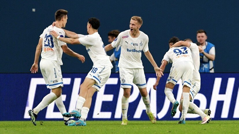     Футболисты «Динамо» в матче третьего тура РПЛ с «Зенитом» РИА Новости Алексей Даничев