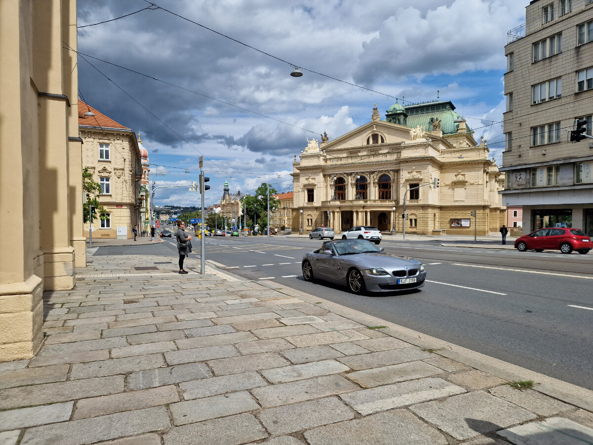 Фото автора: улица Клатовска, Пльзень, здание театра
