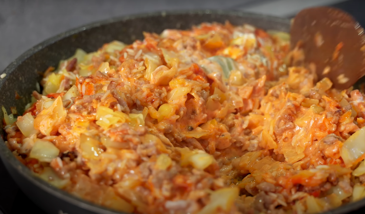 ленивые голубцы с капустой и фаршем на сковороде. голубцы ленивые с капустой и фаршем.