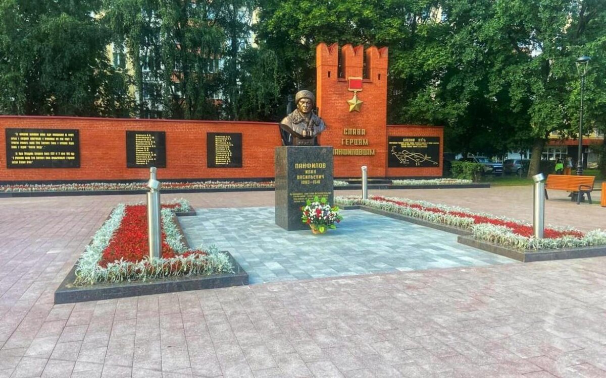 За последние десятилетия здесь преобразилось немало улиц, появились привлекательные места для прогулок и отдыха. Знойным летом главная точка притяжения – парк «Северное Тушино».-5