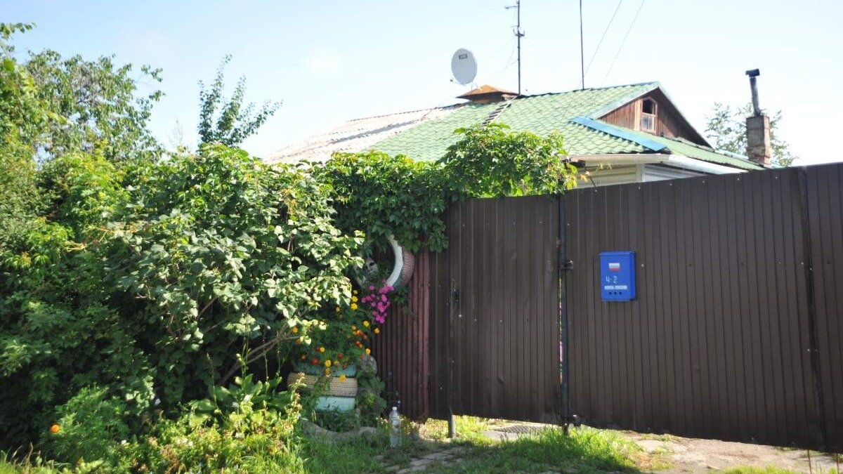     Специалисты предприятия «Горэлектросеть» активно занимаются заменой деревянных опор на бетонные для проведения интернет-кабеля.