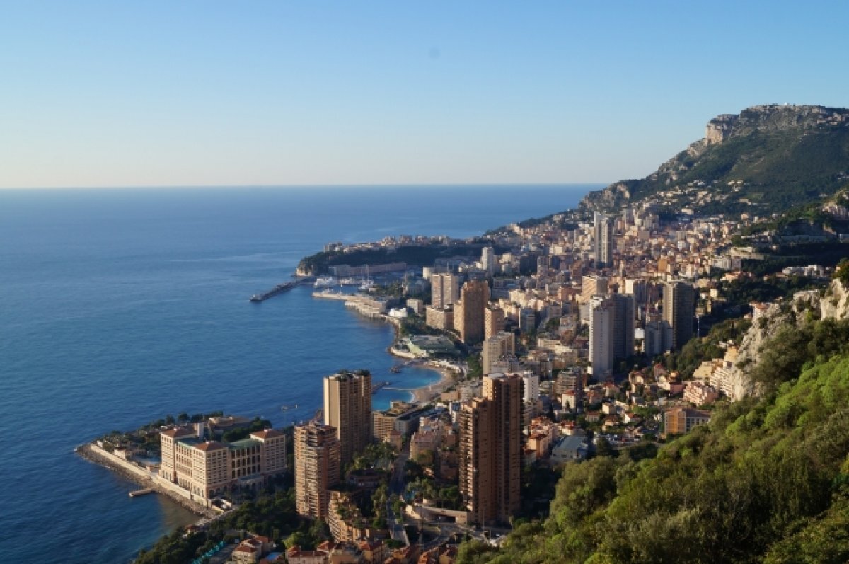    Жена князя Монако переехала в другую страну