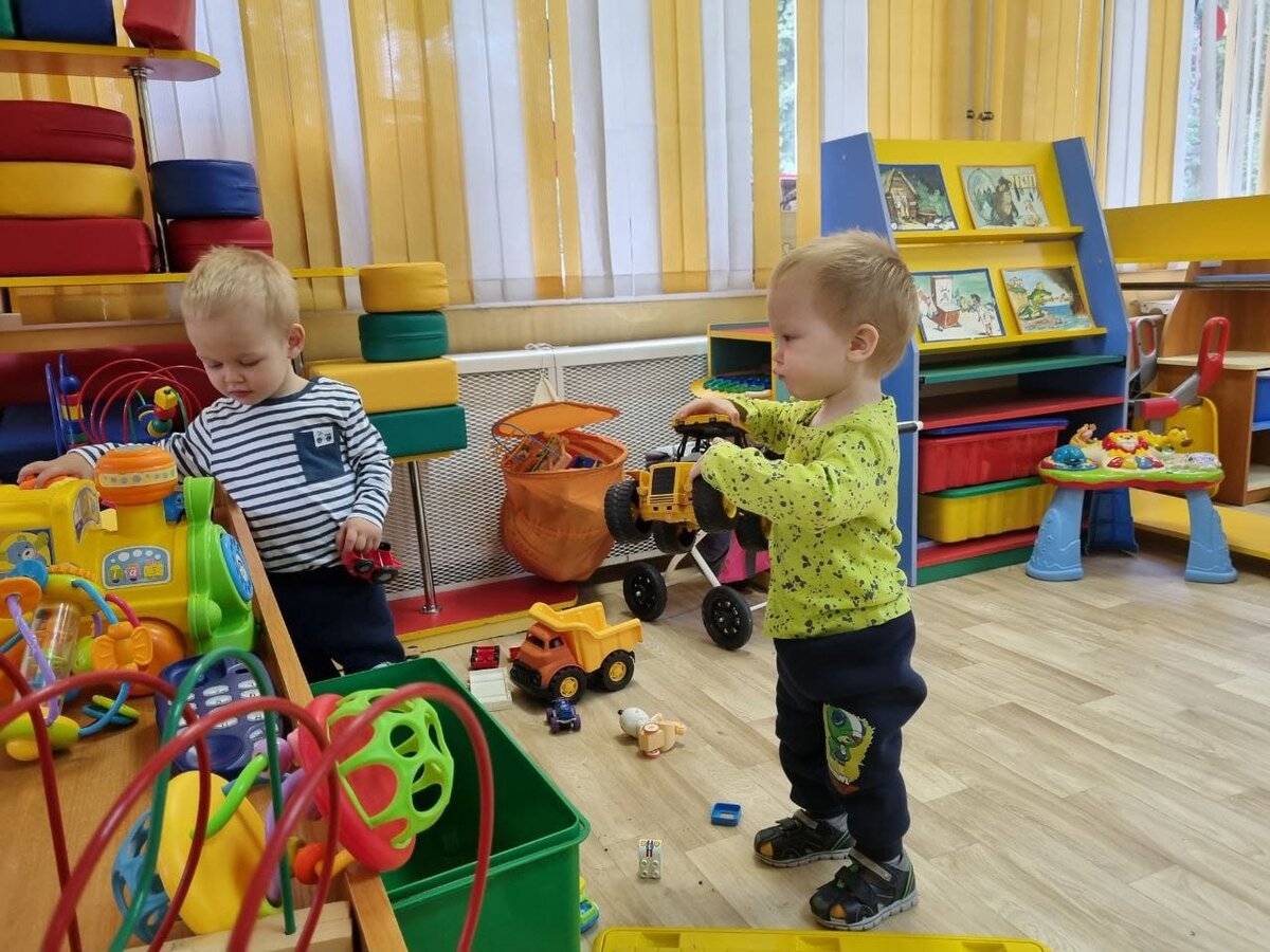 Это воспитатели в общий чат сбросили