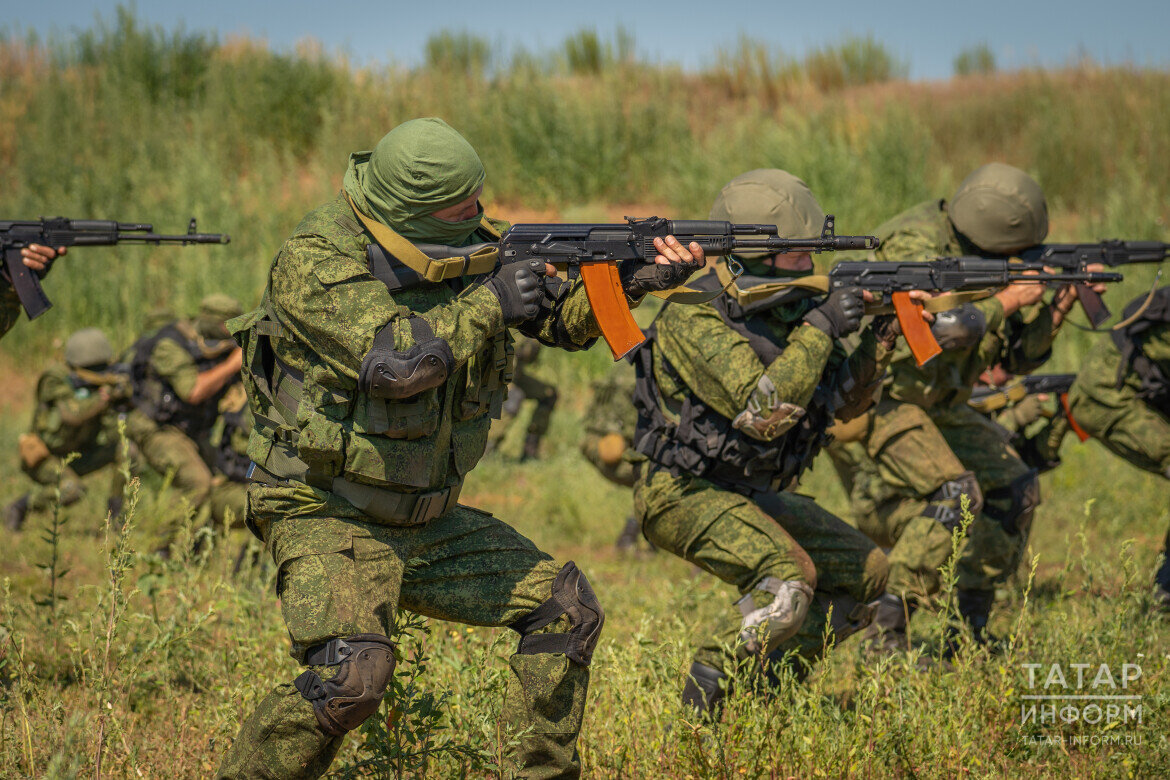 ​По информации Путина, за последние 6-7 месяцев добровольно подписали контракты 270 тысяч человек. Фото: © Владимир Васильев / «Татар-информ»