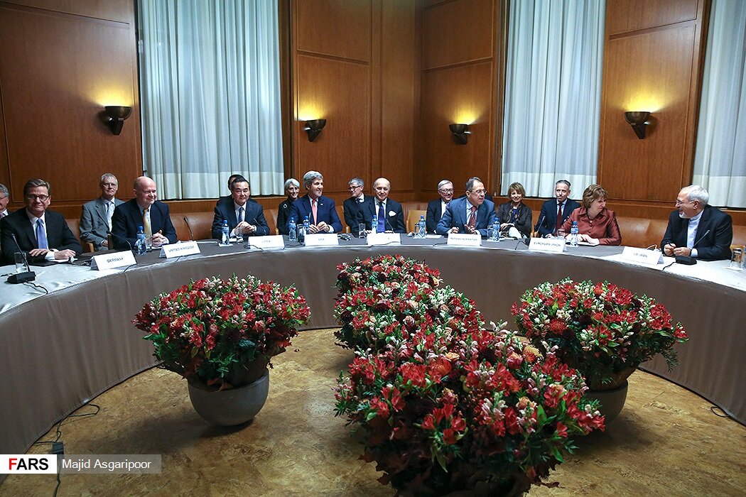 Участники "ядерной сделки". Фото https://www.farsnews.com/photo/13980217000822/نافرجام--روایت-یک-مذاکره-۱۷۰۰-روزه#pid=37