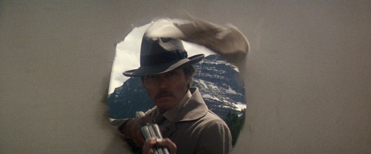 Уокен, вид через прострелянную простыню. Вот за такие кадры я и люблю "врата рая".