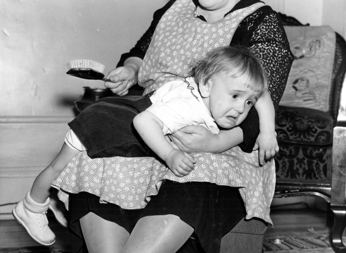 Физическое наказание.