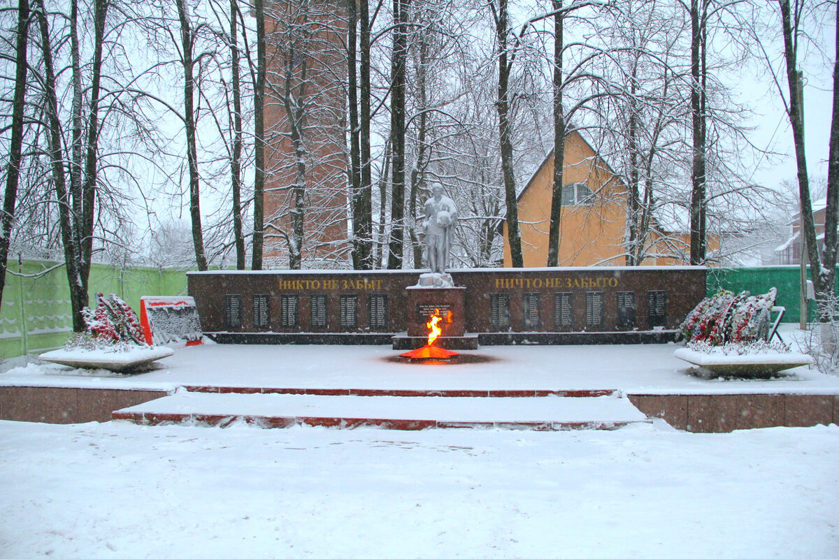 Мемориал в п.Тучково на улице Комсомольская