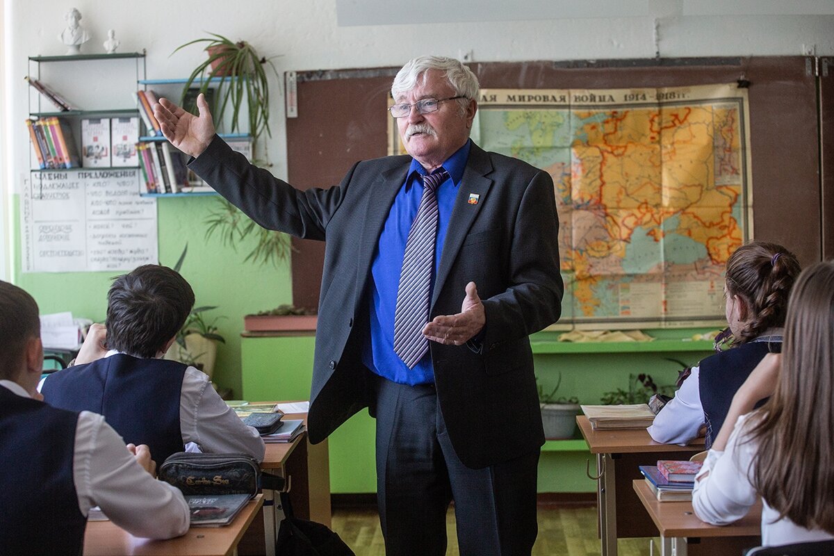 Типичный историк, на мой взгляд). Очень похож на моего школьного учителя. Фото из открытых источников