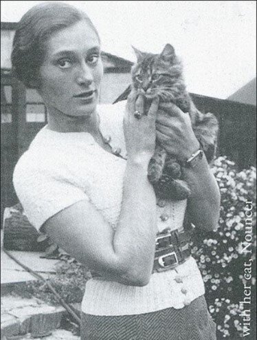 Вязальщица без котика - это половина вязальщицы!