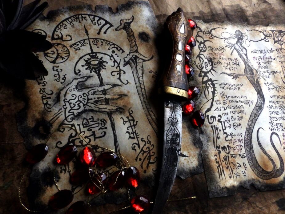 Да, да, примерно так выглядят иллюстрации к Некрономикону и другим произведениям Лавкрафта от этого художника