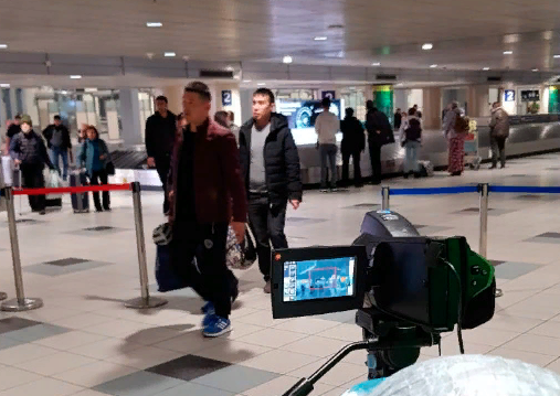 В московских аэропортах прилетевших встречают с тепловизором. Источник: sobyanin.ru 
